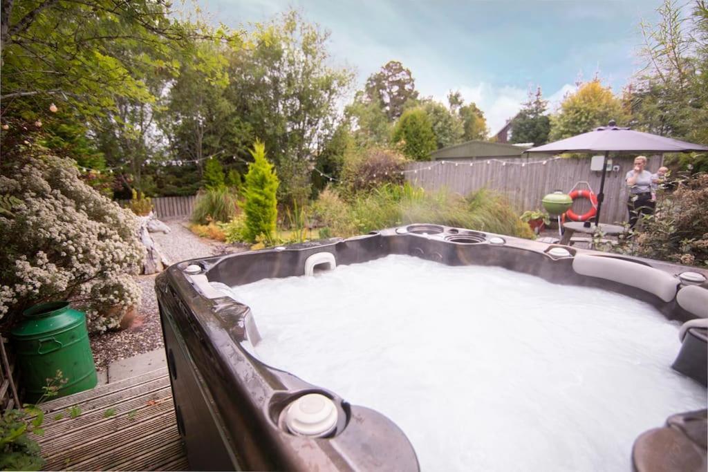 Calm Scottish Country Escape With Hot Tub Sleeps 6 Villa Inverness Bagian luar foto